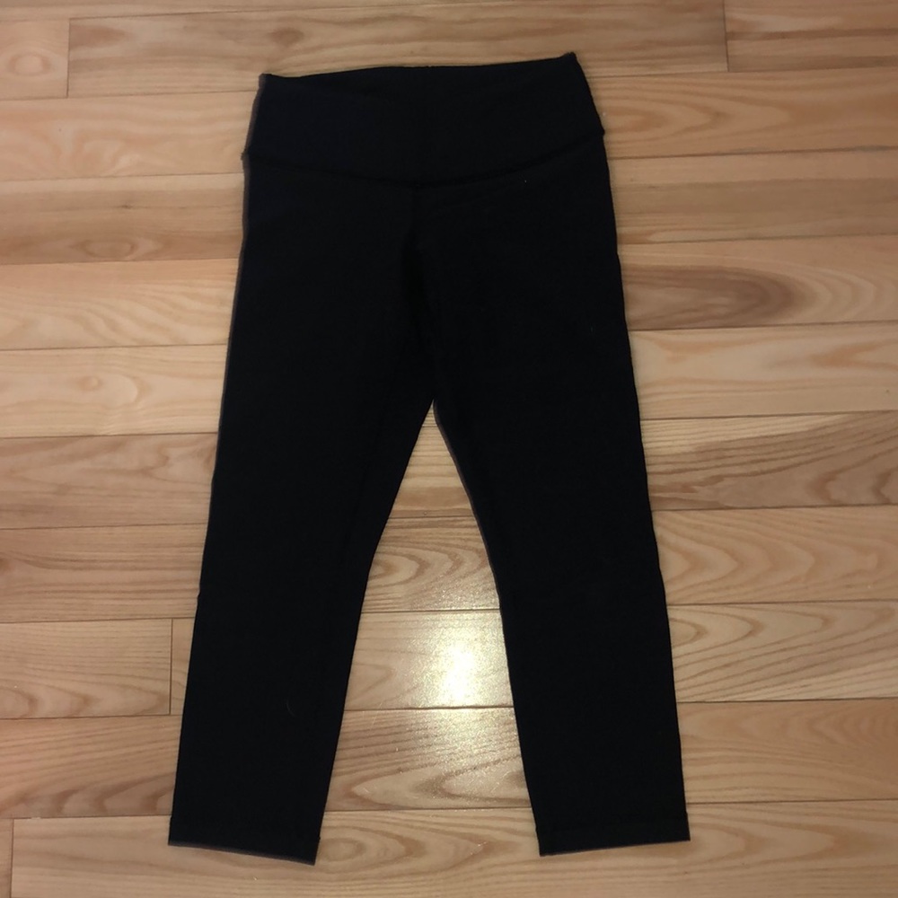 Cropped lululemon wunder under leggings